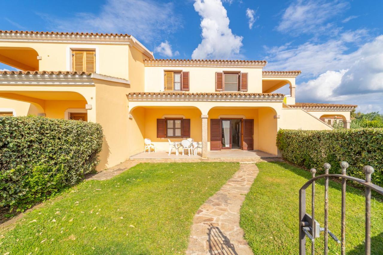 Iss Travel, Ambra Apartments - 800 M From La Cinta Beach San Teodoro  Exterior foto