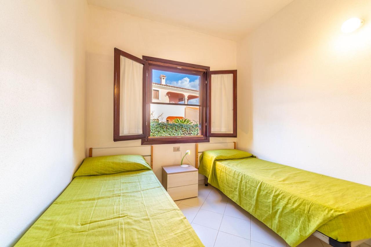 Iss Travel, Ambra Apartments - 800 M From La Cinta Beach San Teodoro  Exterior foto