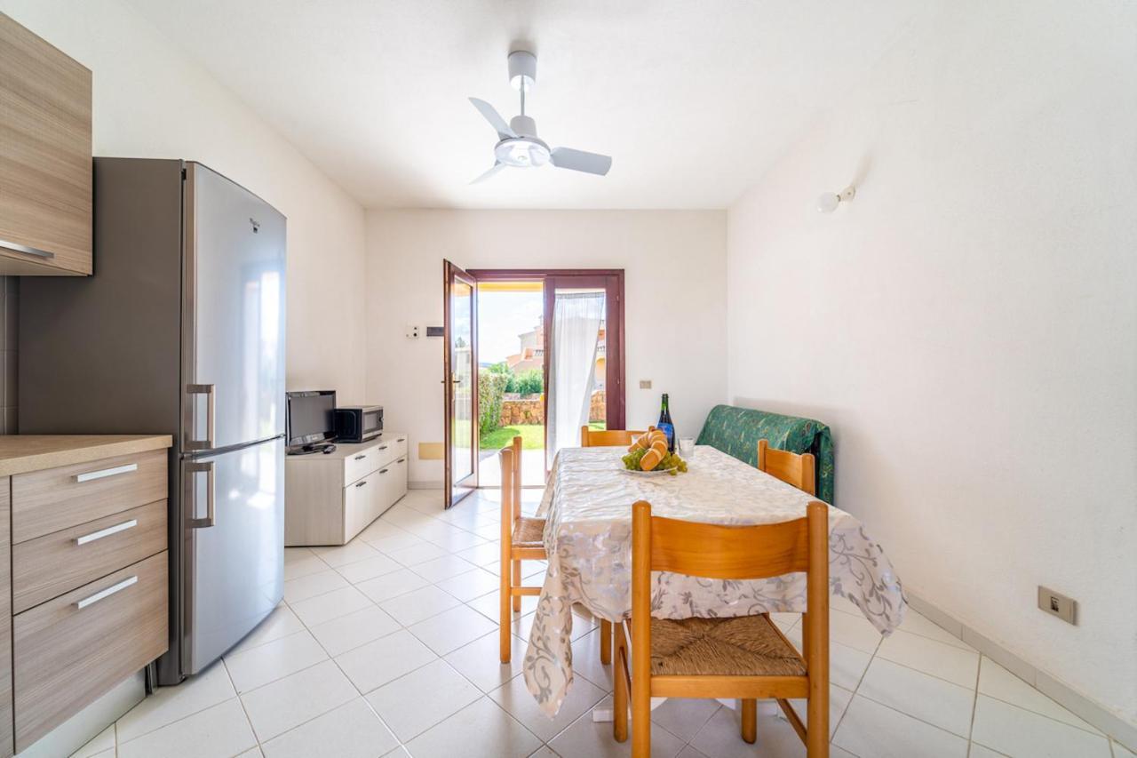Iss Travel, Ambra Apartments - 800 M From La Cinta Beach San Teodoro  Exterior foto